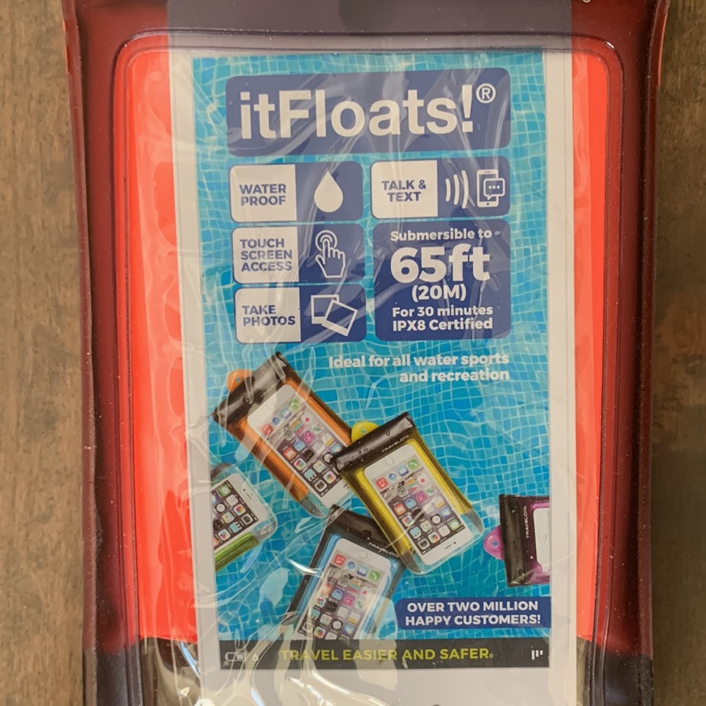 Travelon Waterproof Phone Protector It Floats! Protect your phone New - Picture 2 of 4